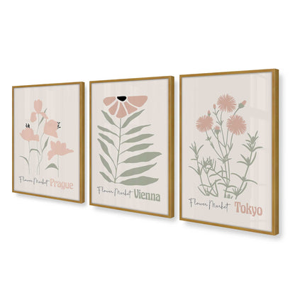 [Color:Polished Gold], Picture of art in a Polished Gold frame at an angle