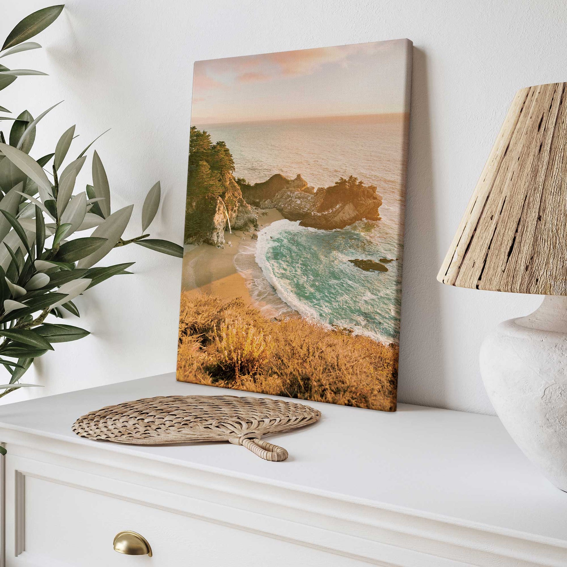 [LIFESTYLE],[SPECIAL],  Picture of art in a room