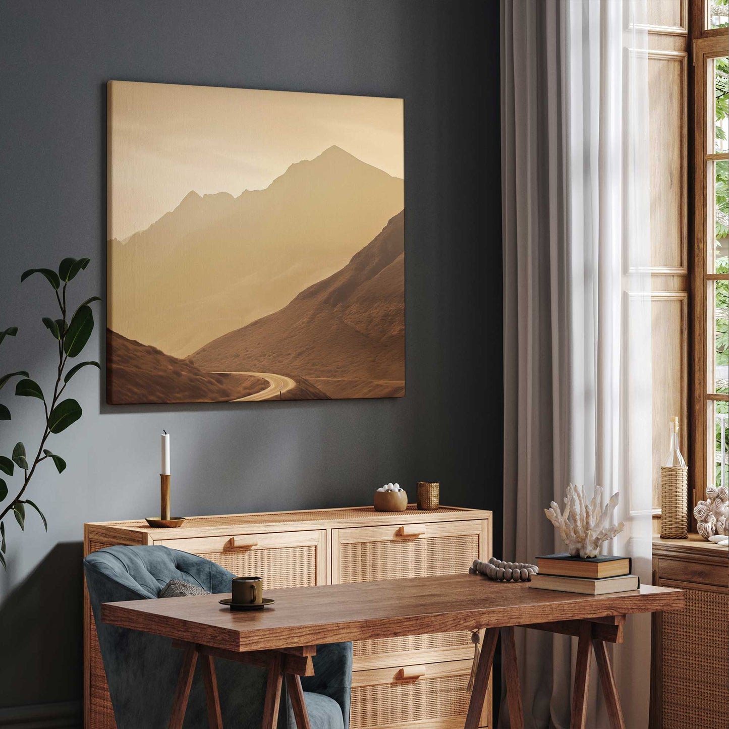 [LIFESTYLE],[SPECIAL],  Picture of art in a room
