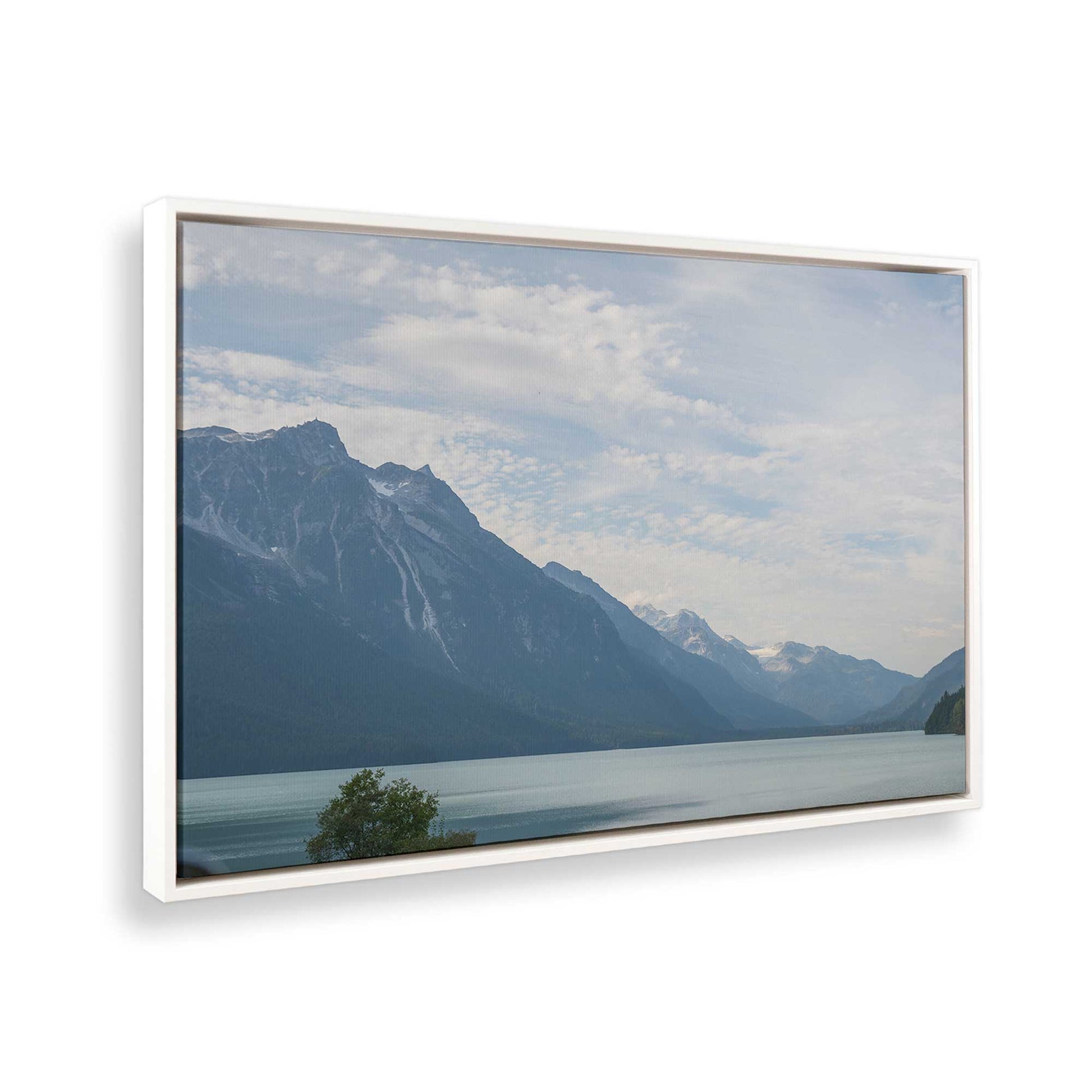 [Color:Opaque White], Picture of the corner of the art