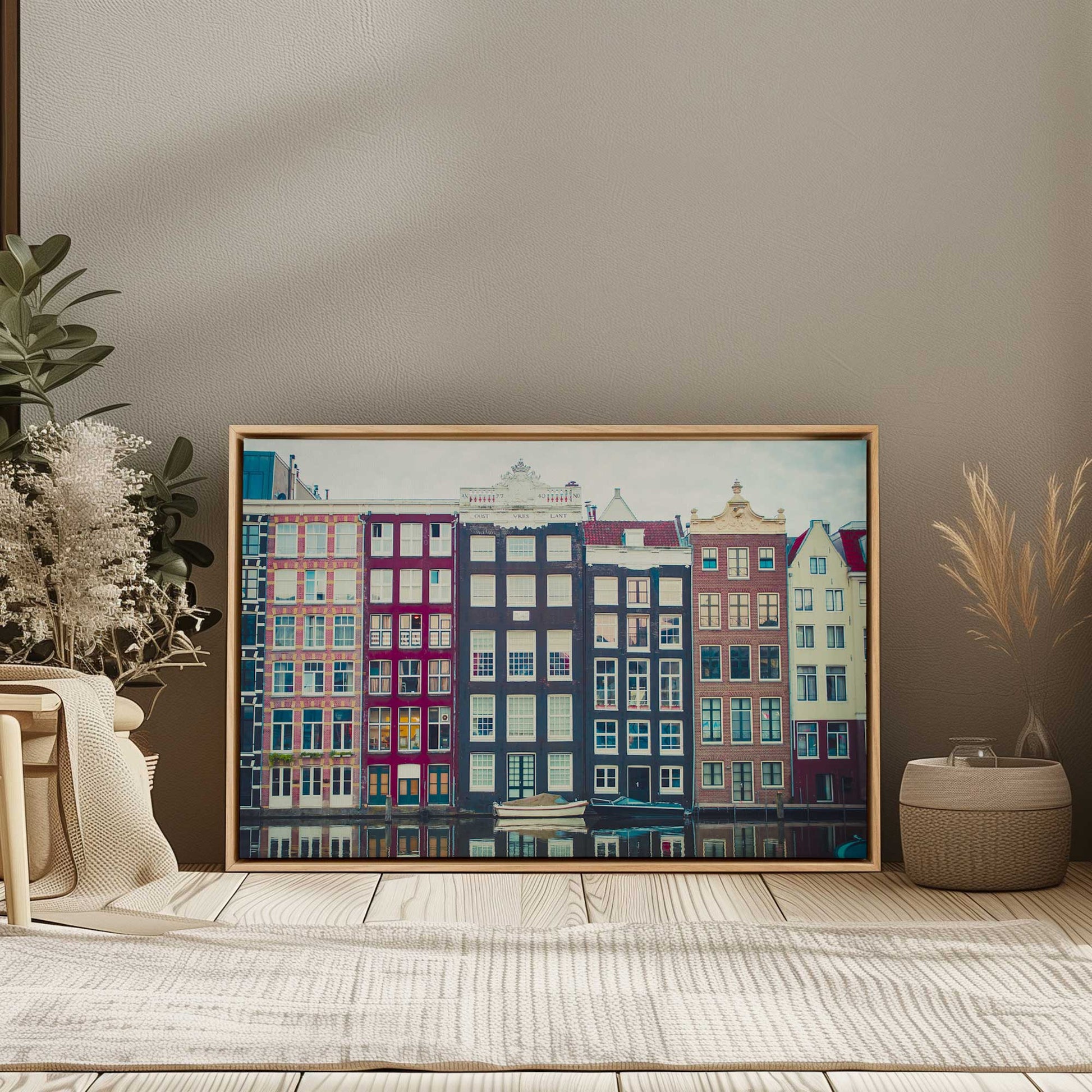 [LIFESTYLE],[SPECIAL], Art in a room