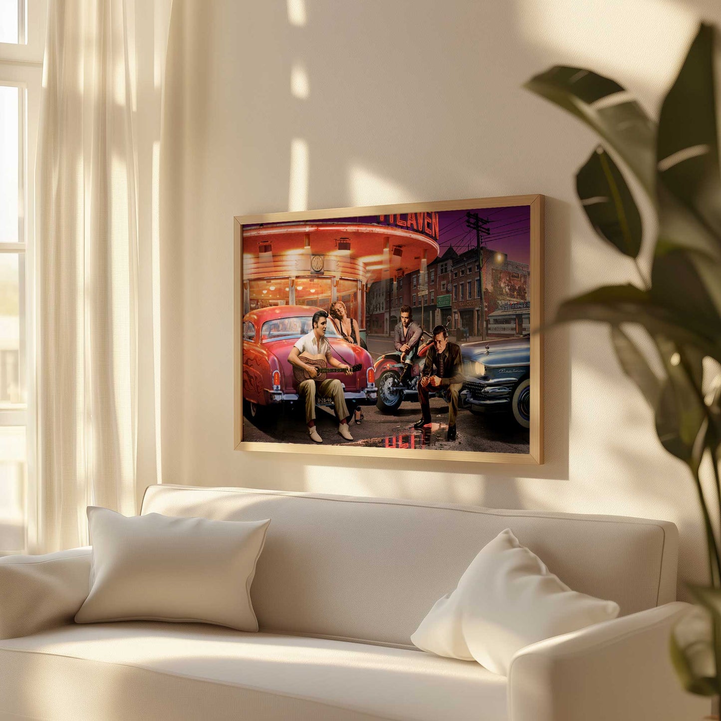 [LIFESTYLE],[SPECIAL],  Picture of art in a roo