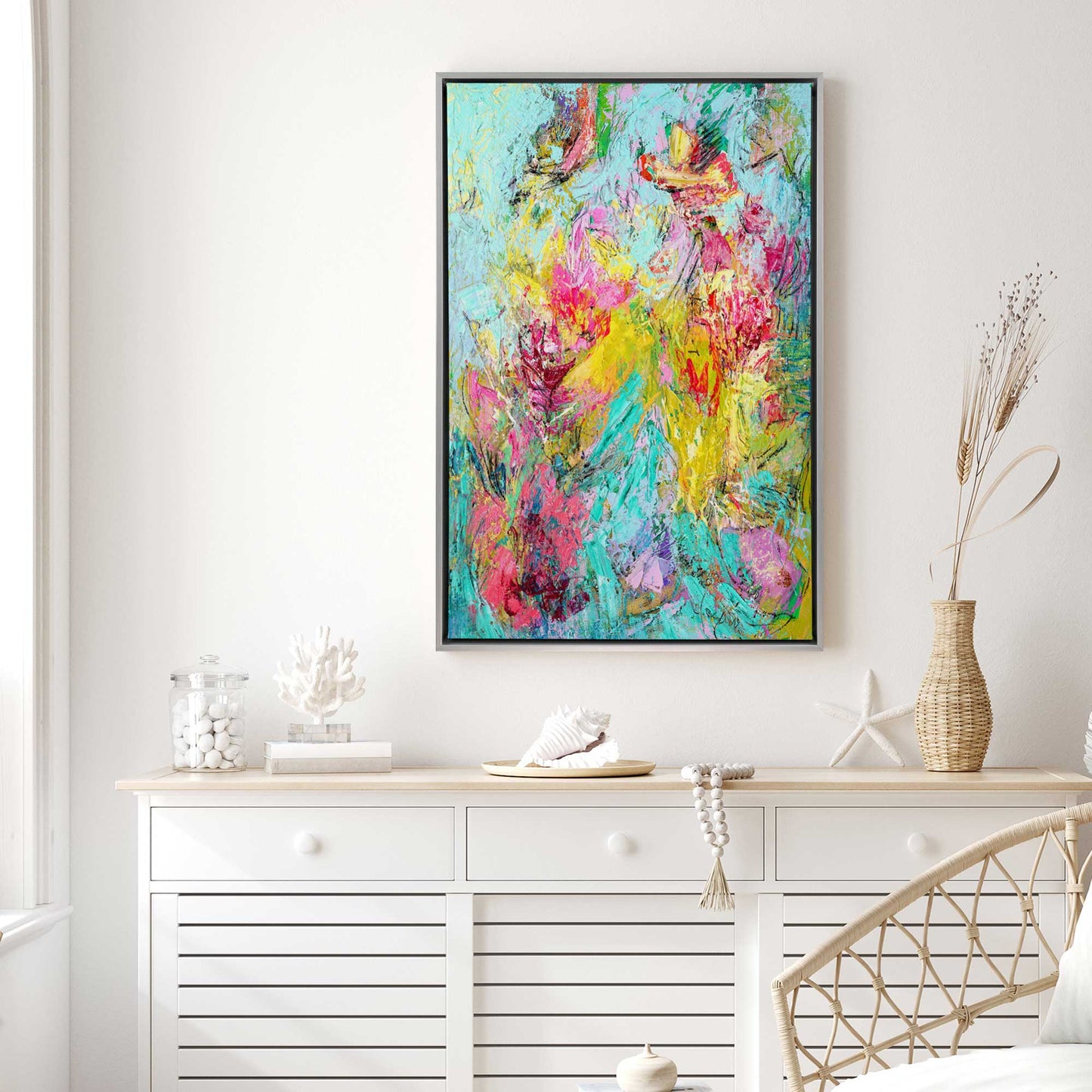[LIFESTYLE],[SPECIAL],  Picture of art in a roo