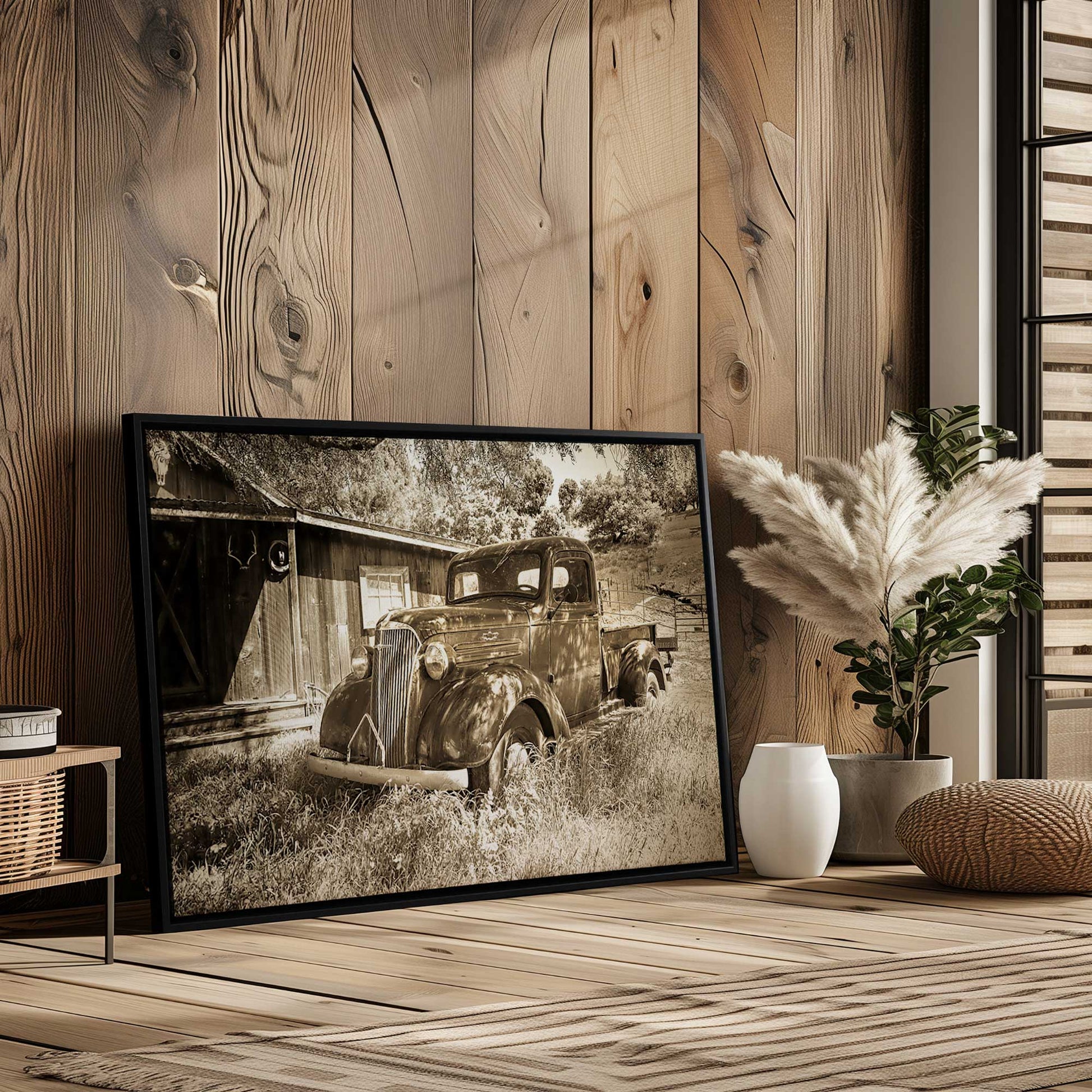 [LIFESTYLE],[SPECIAL],  Picture of art in a roo
