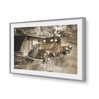[Color:Polished Chrome], Picture of art in a Polished Chrome frame of the corner