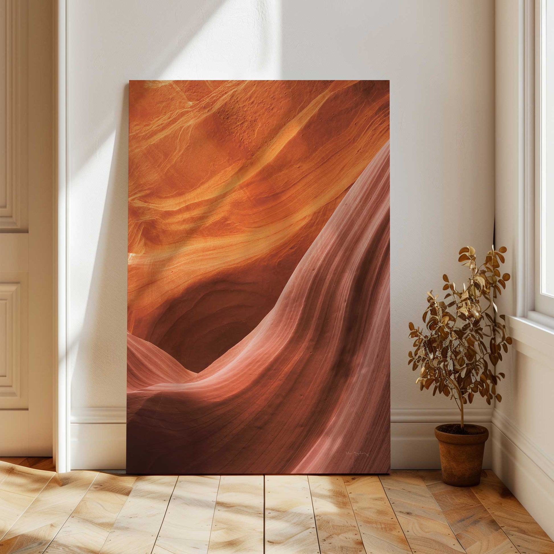 [LIFESTYLE],[SPECIAL],  Picture of art in a room
