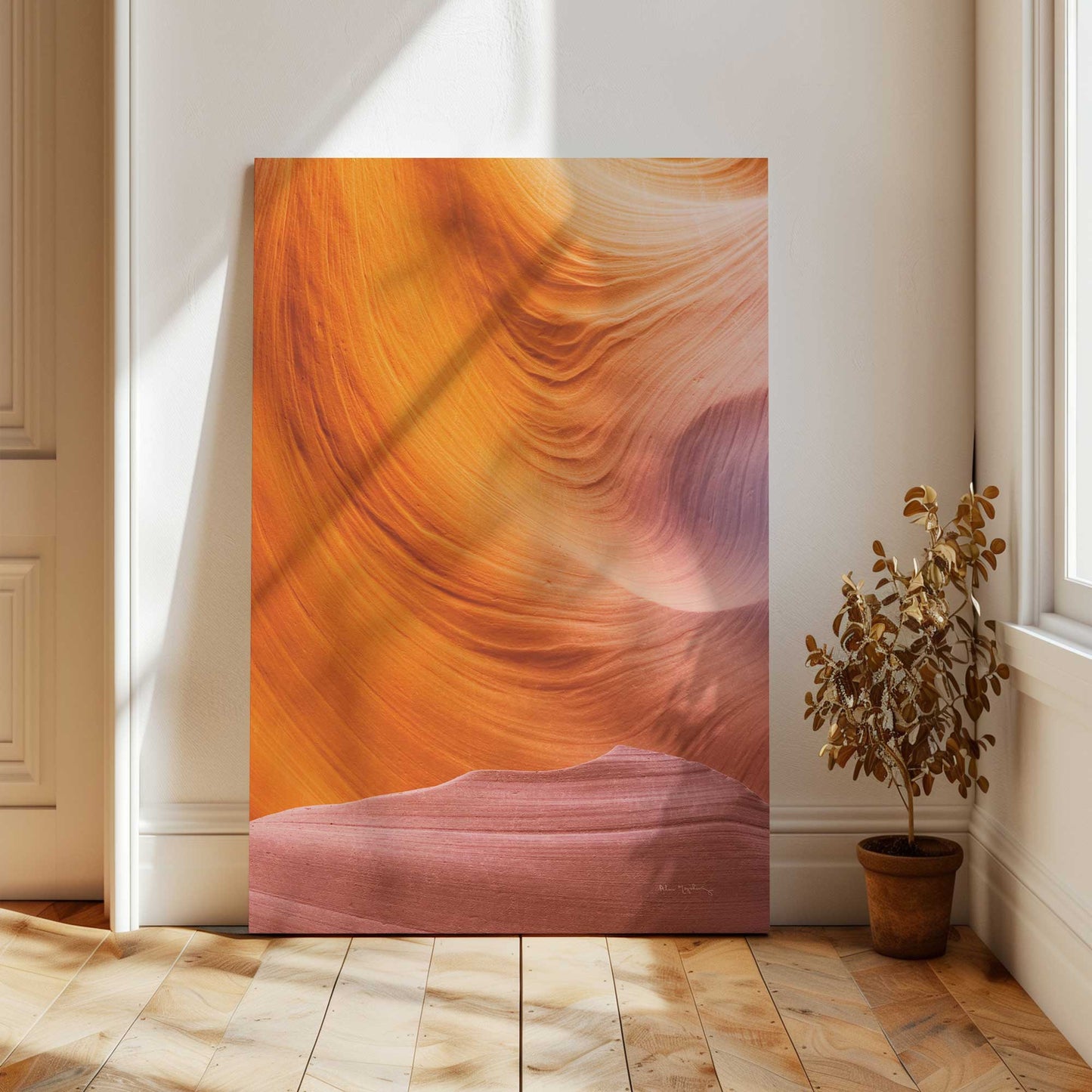 [LIFESTYLE],[SPECIAL],  Picture of art in a room