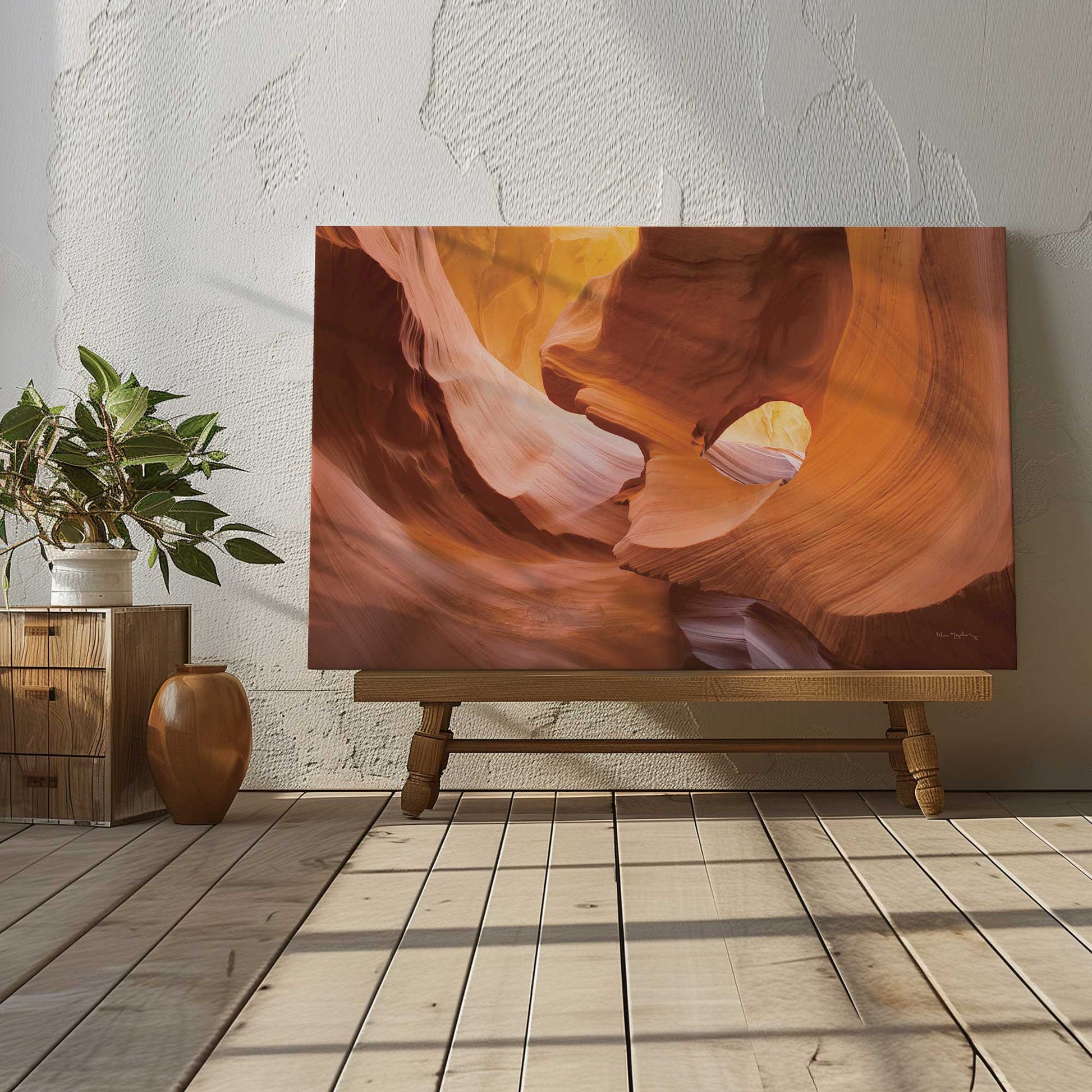 [LIFESTYLE],[SPECIAL],  Picture of art in a room
