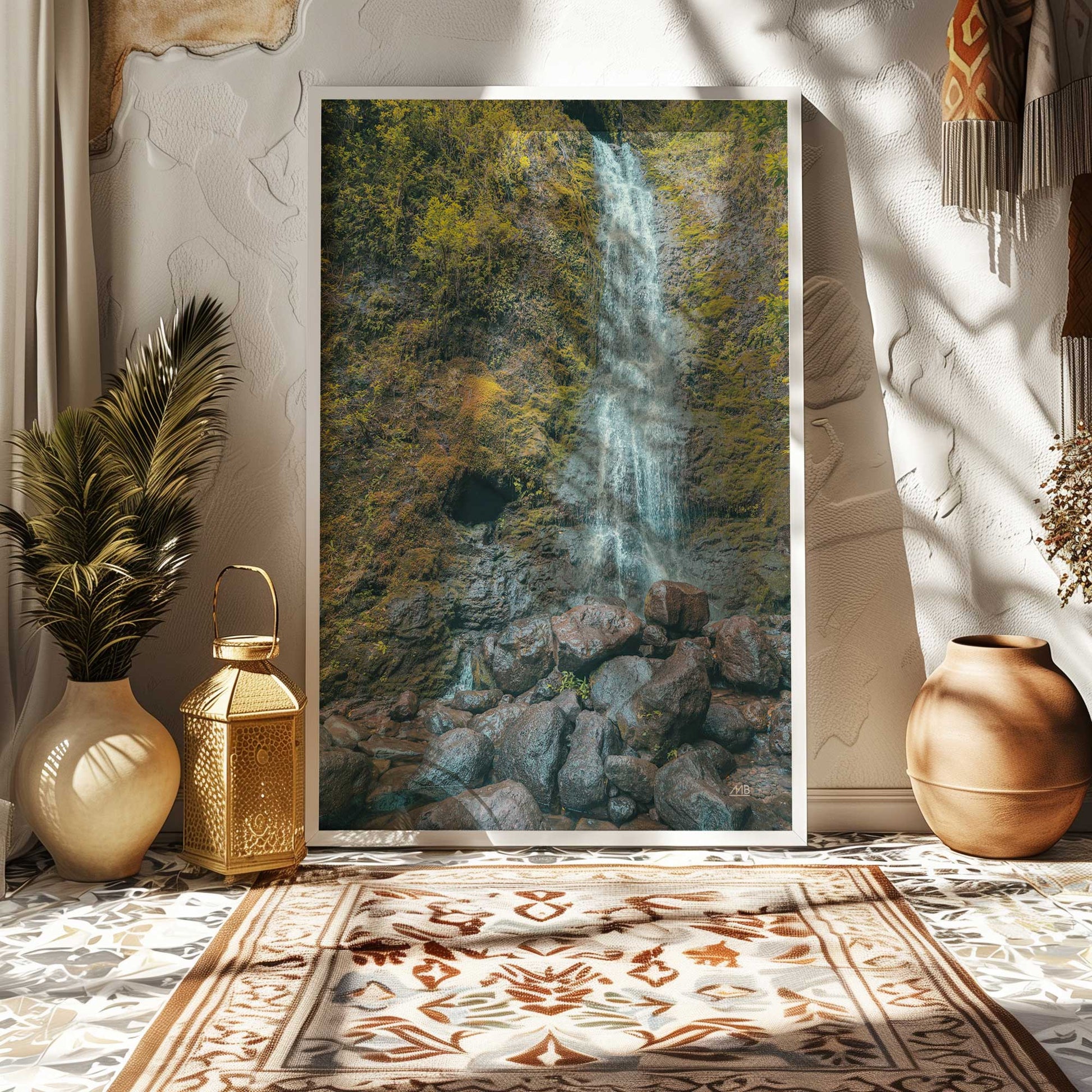 [SPECIAL],[LIFESTYLE], Picture of art hanging in a room
