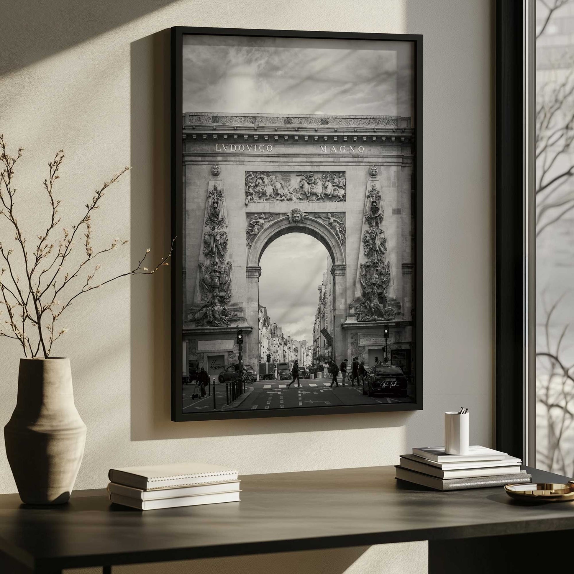 [SPECIAL],[LIFESTYLE], Picture of art hanging in a room