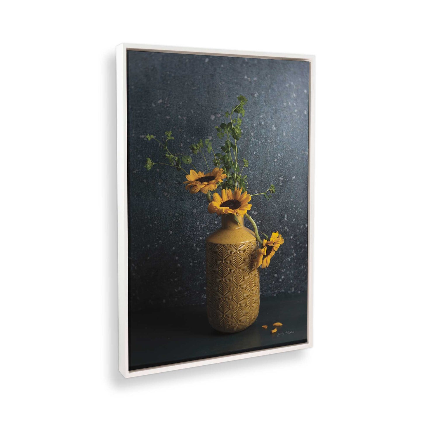 [Color:Opaque White], Picture of the corner of the art