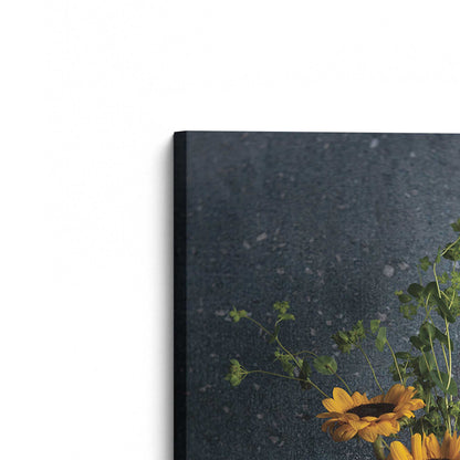 [Color:Stretched Canvas], Picture of the corner of the art