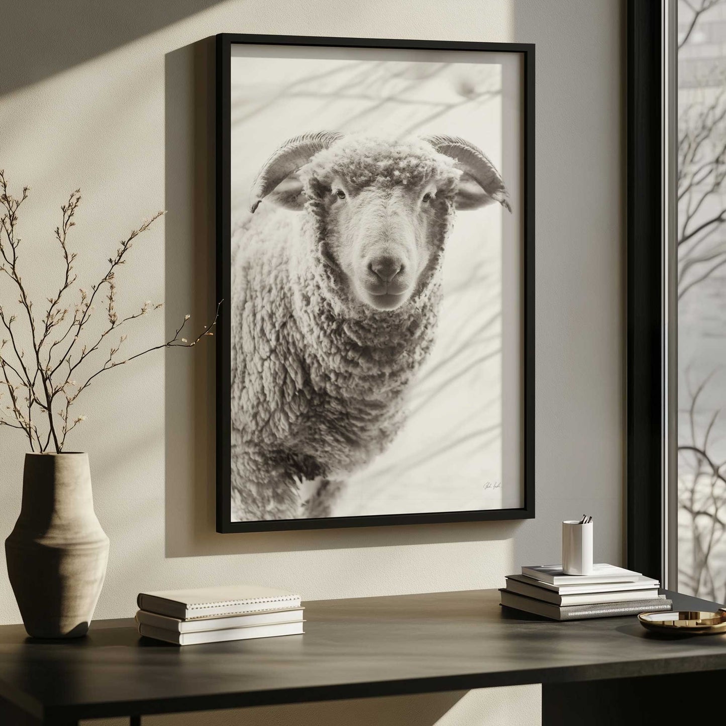 [SPECIAL],[LIFESTYLE], Picture of art hanging in a room
