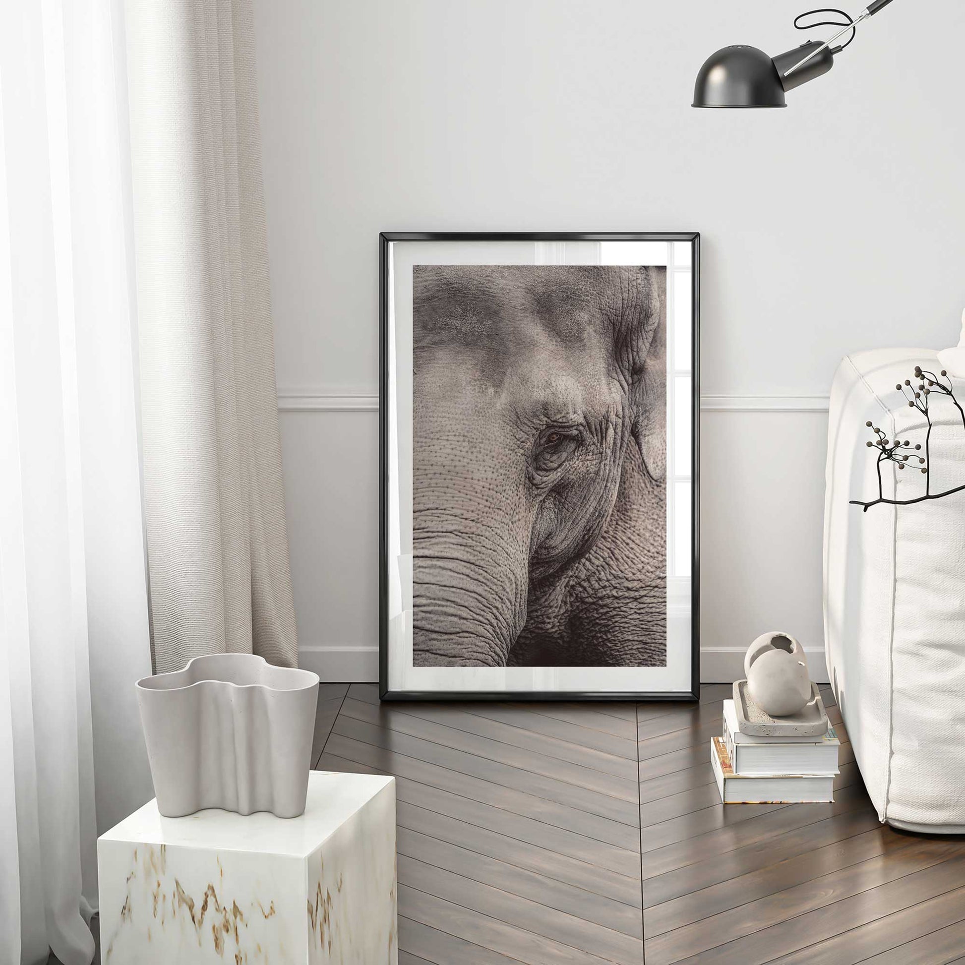 [LIFESTYLE],[SPECIAL],Picture of art in a room