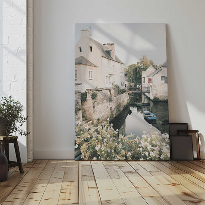 [LIFESTYLE],[SPECIAL],  Picture of art in a room