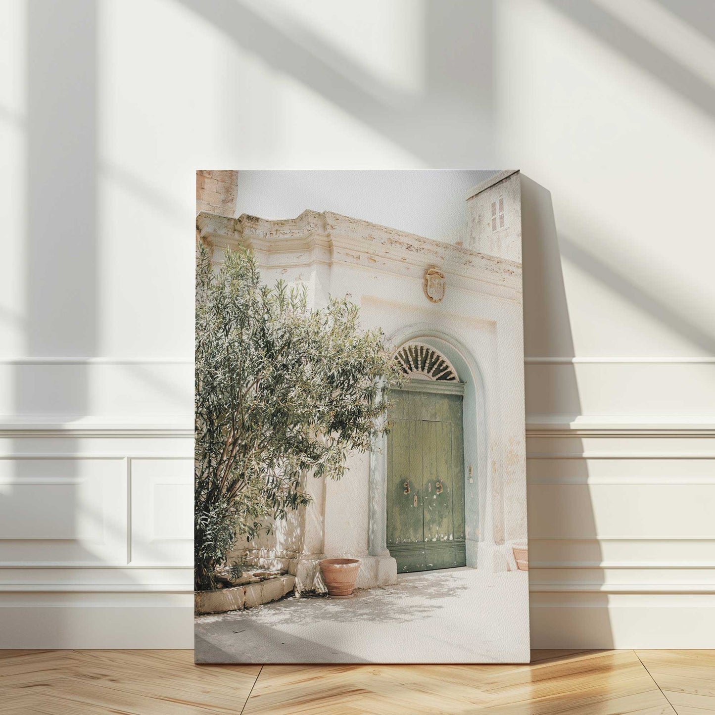 [LIFESTYLE],[SPECIAL],  Picture of art in a room