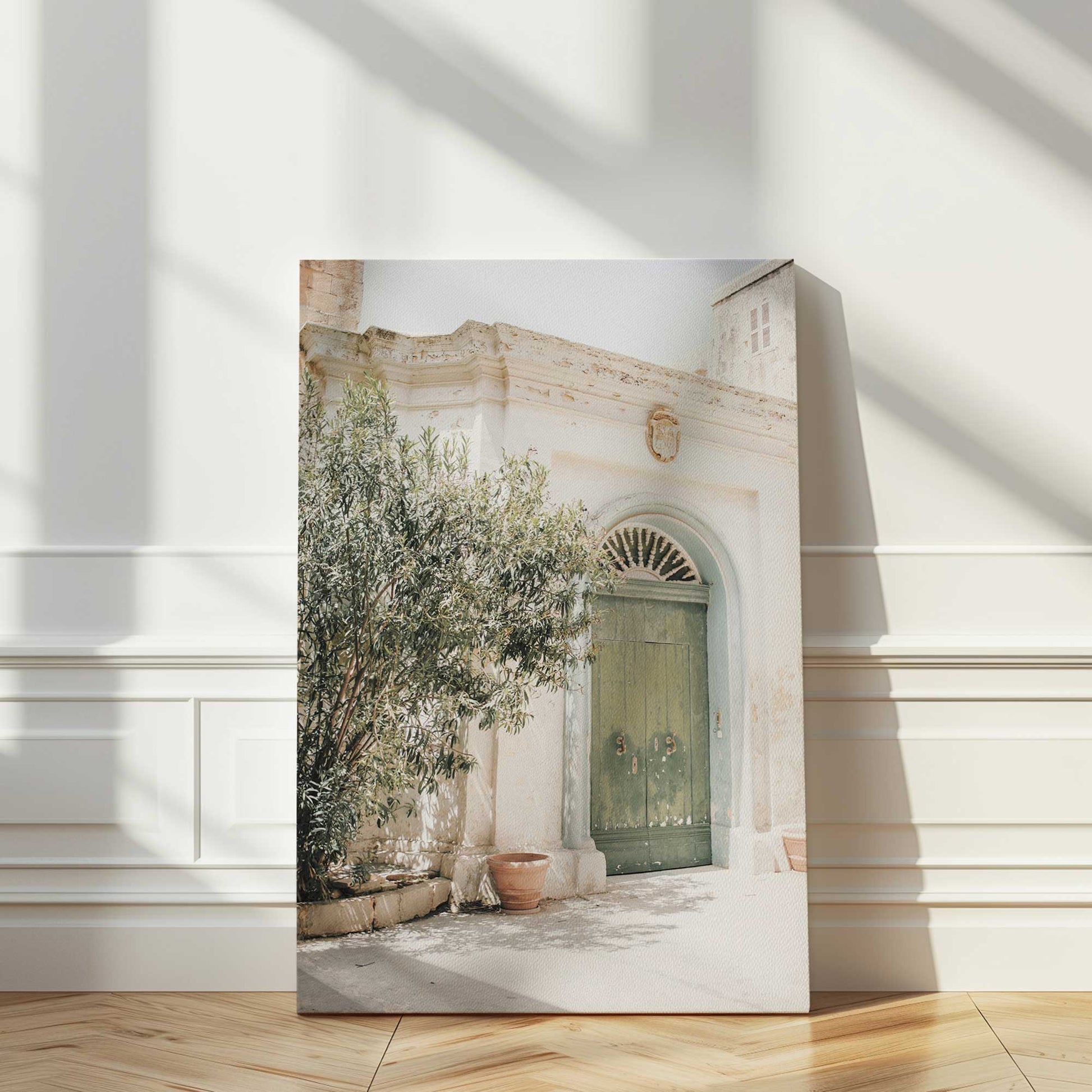 [LIFESTYLE],[SPECIAL],  Picture of art in a room