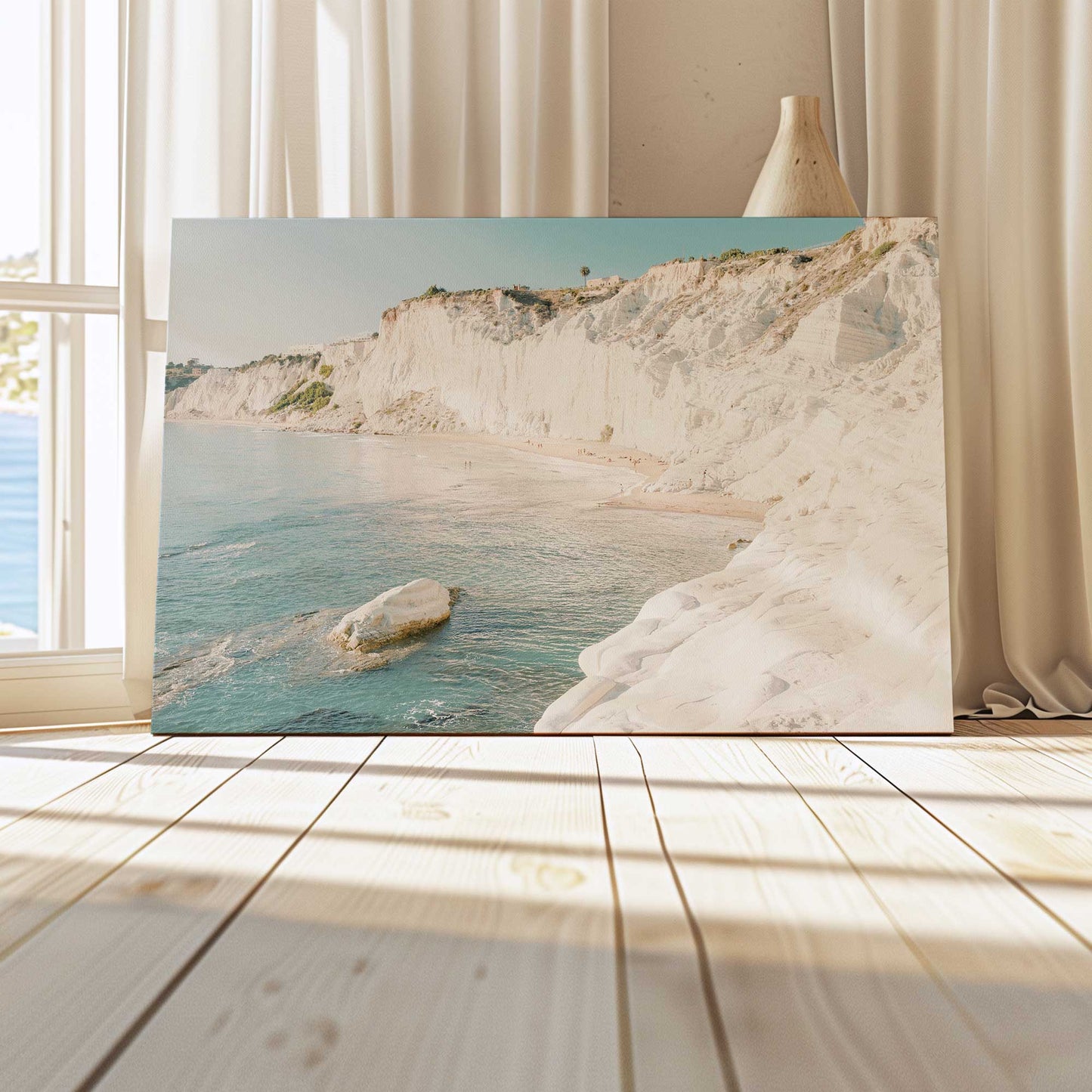 [LIFESTYLE],[SPECIAL],  Picture of art in a room