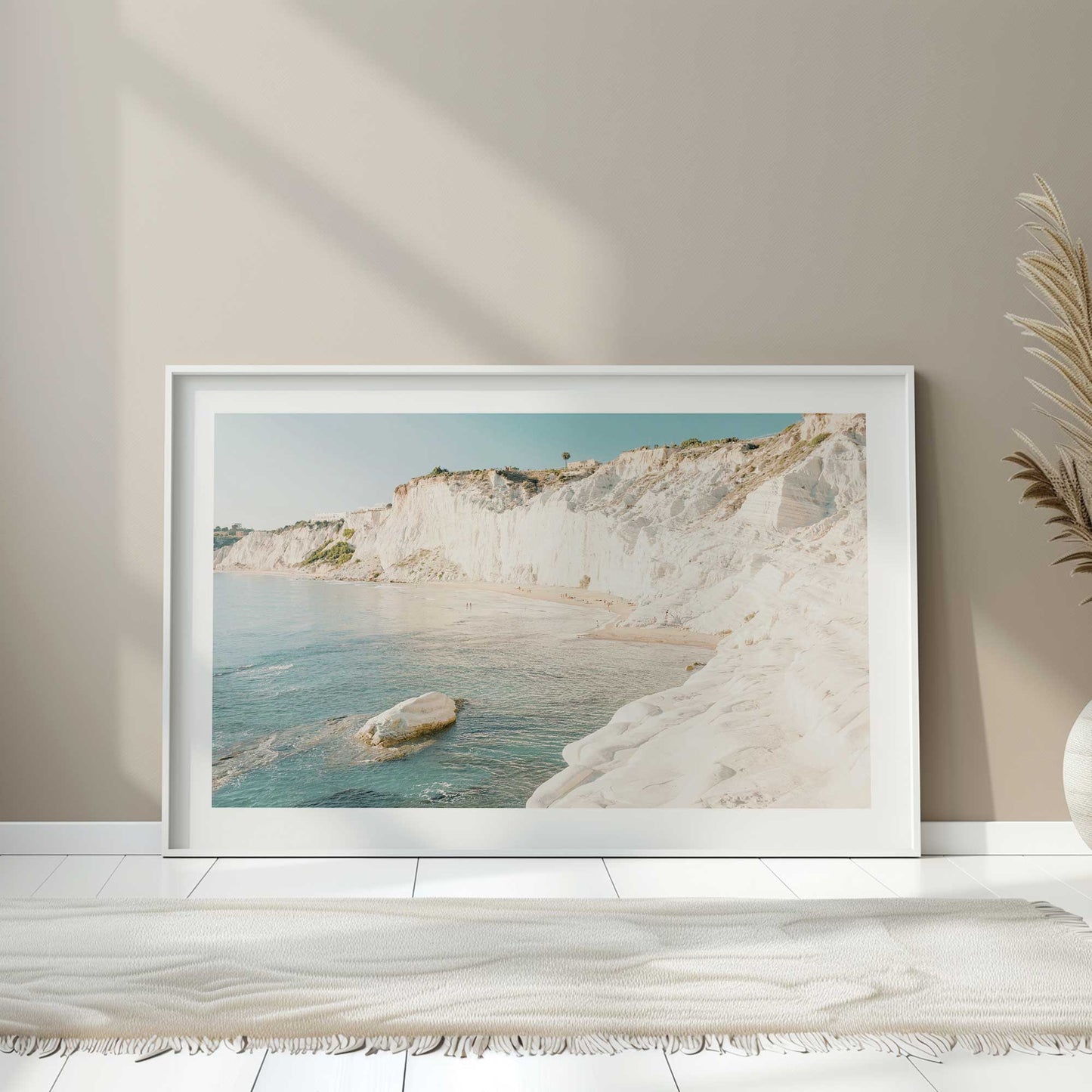 [LIFESTYLE],[SPECIAL],Picture of art in a room