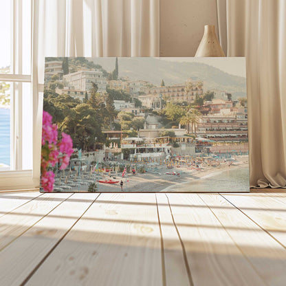 [LIFESTYLE],[SPECIAL],  Picture of art in a room