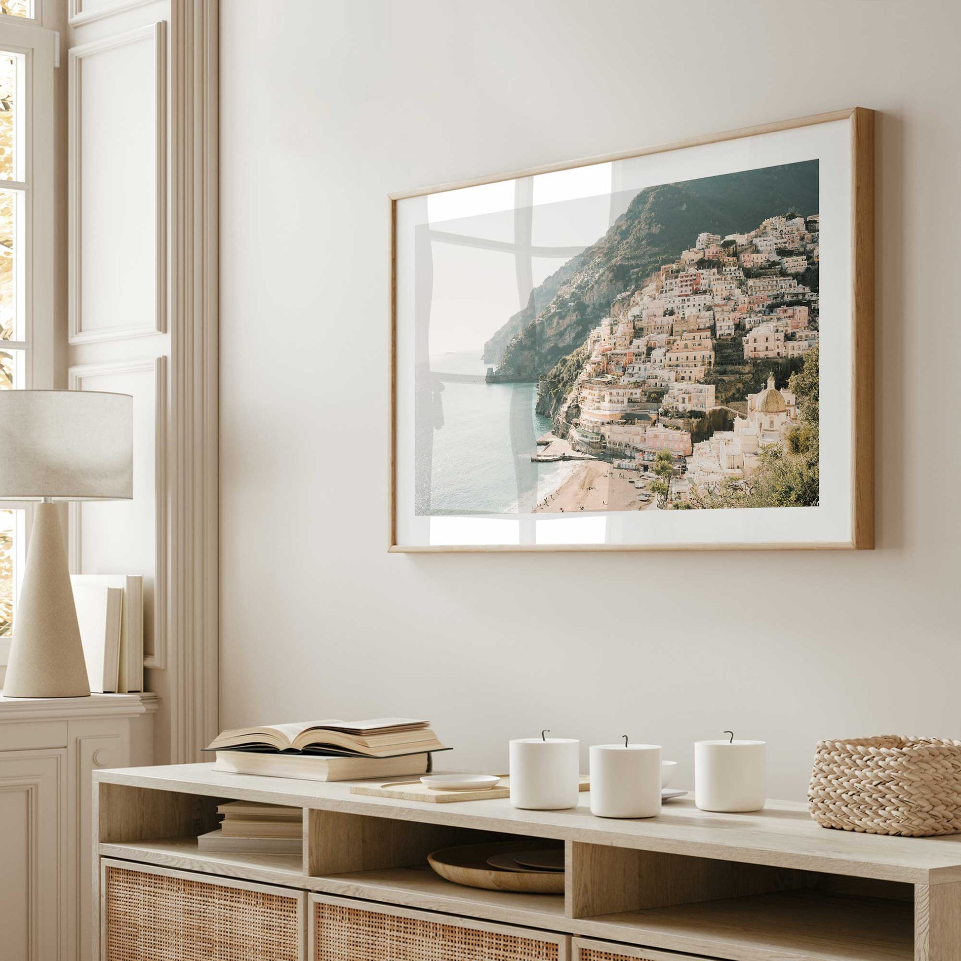 [LIFESTYLE],[SPECIAL],Picture of art in a room
