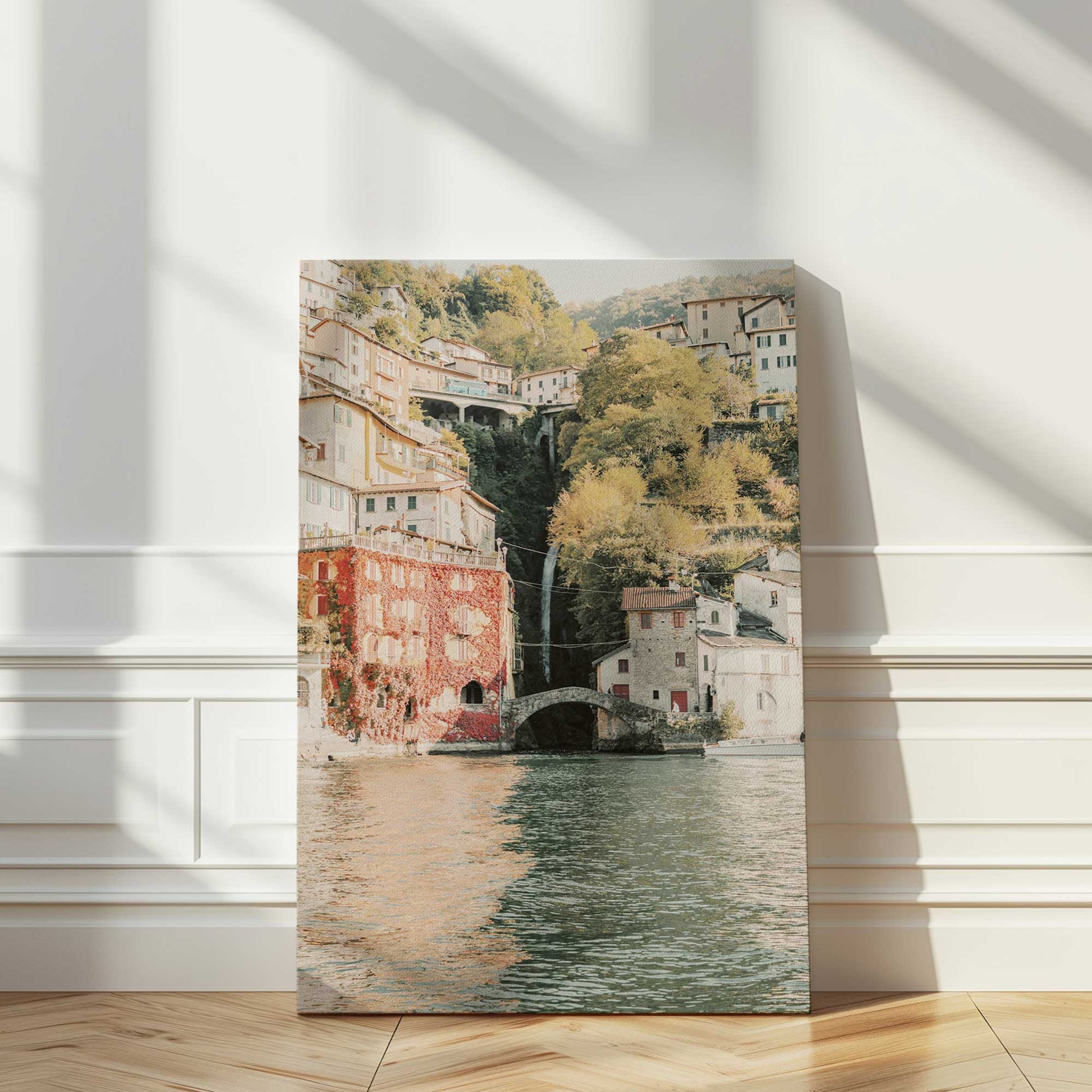 [LIFESTYLE],[SPECIAL],  Picture of art in a room