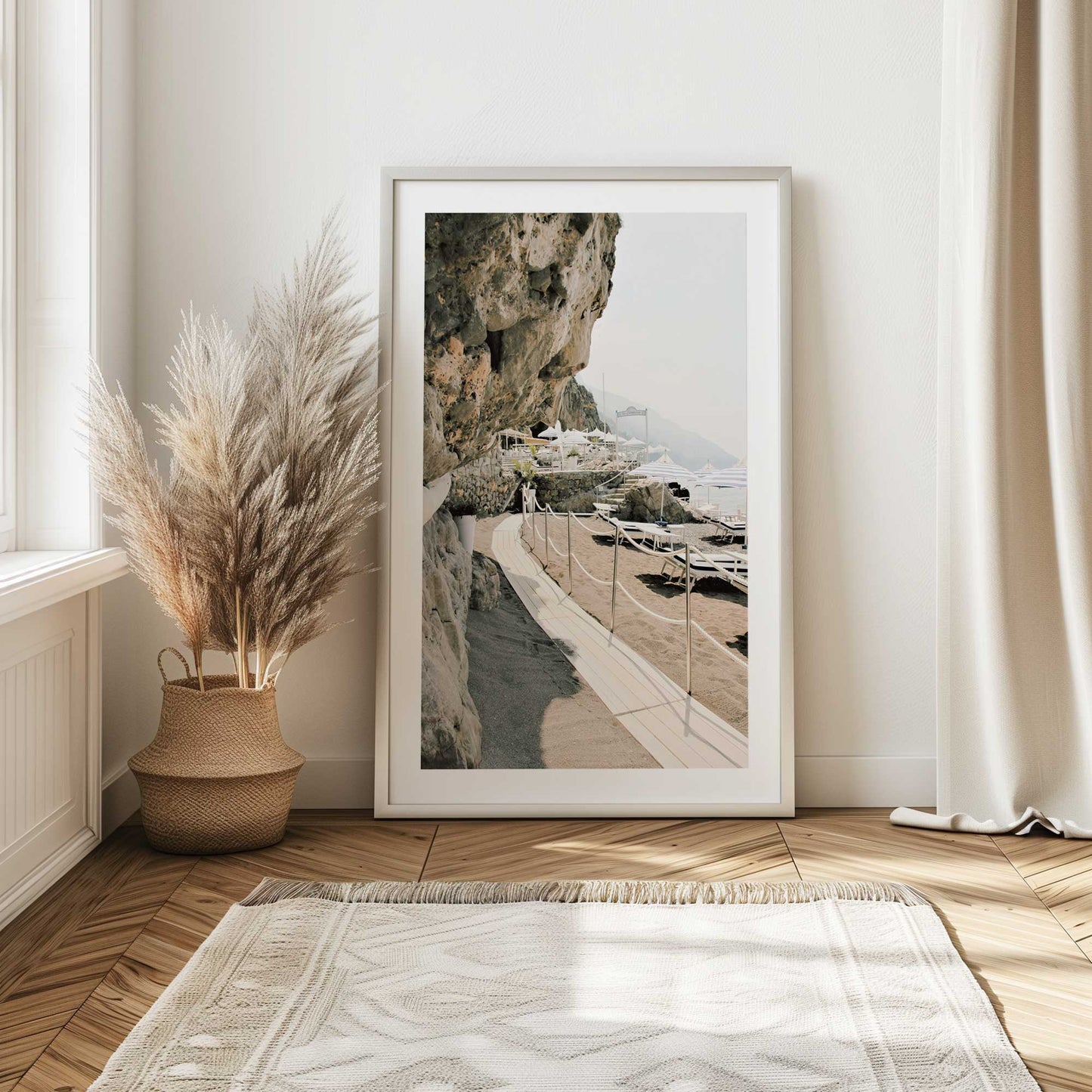 [LIFESTYLE],[SPECIAL],Picture of art in a room