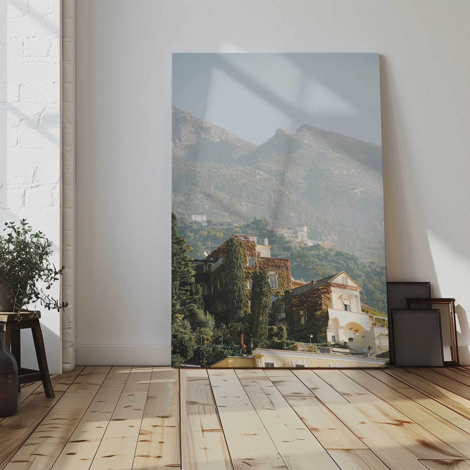 [LIFESTYLE],[SPECIAL],  Picture of art in a room