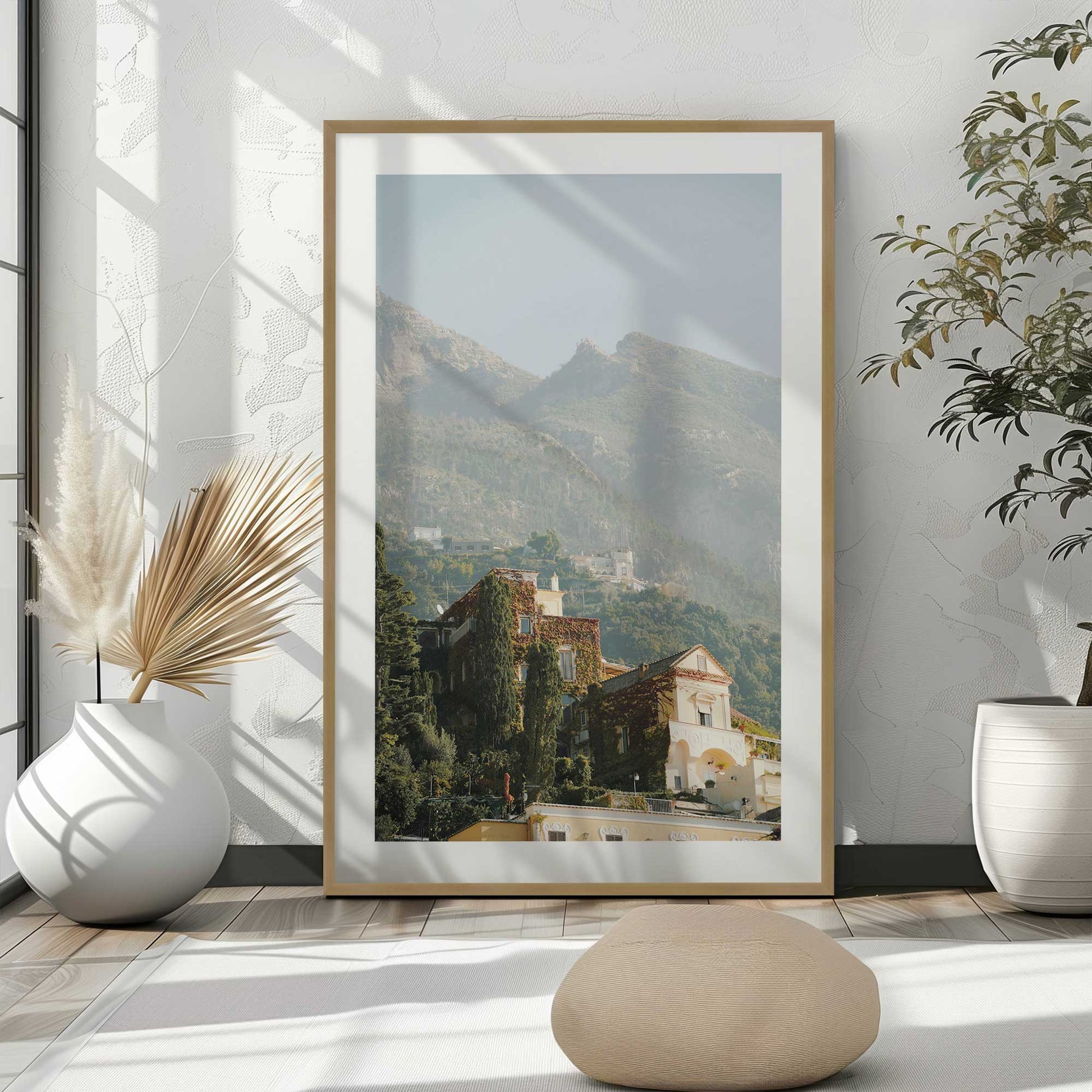 [LIFESTYLE],[SPECIAL],Picture of art in a room