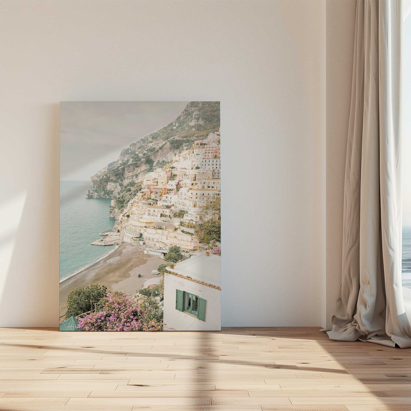 [LIFESTYLE],[SPECIAL],  Picture of art in a room