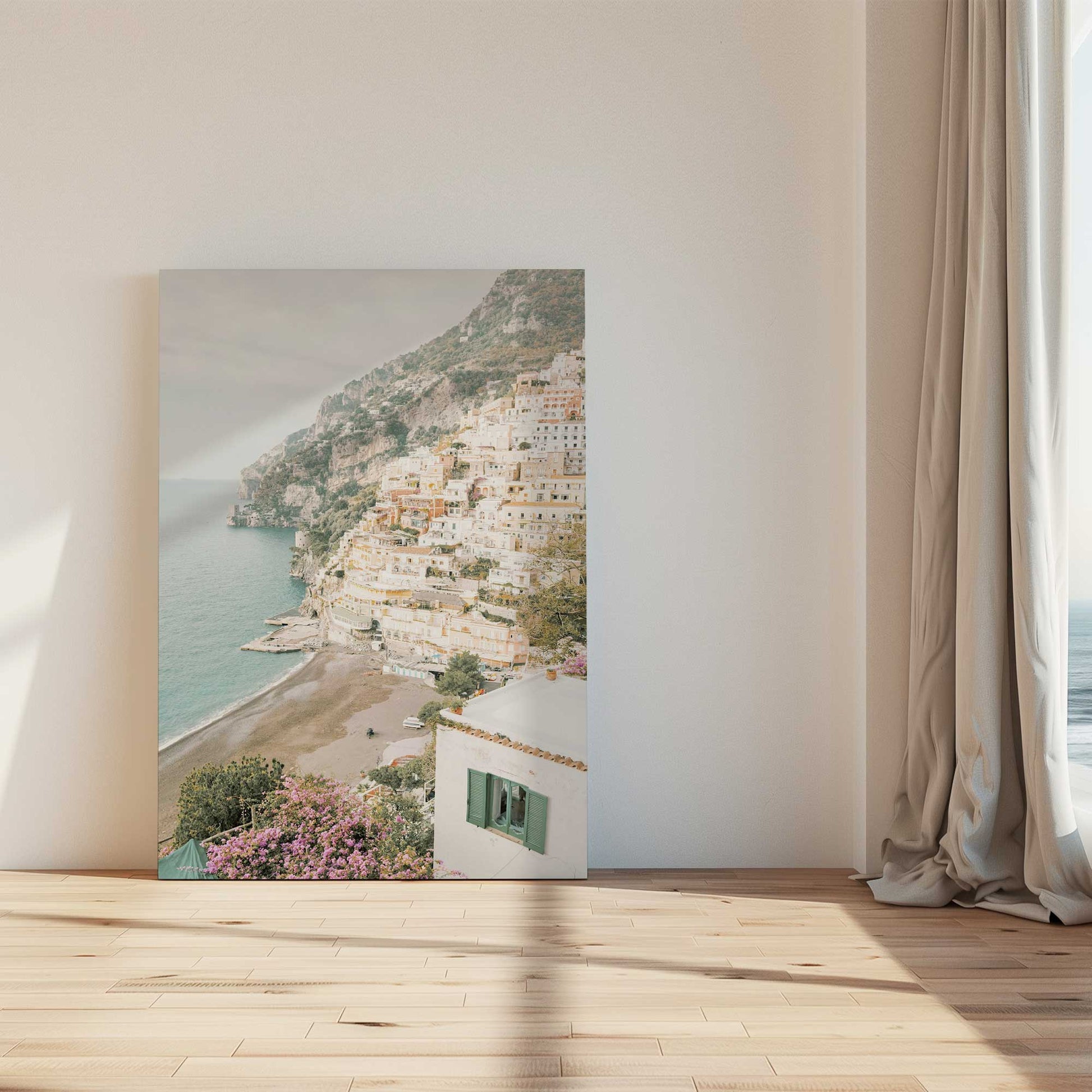 [LIFESTYLE],[SPECIAL],  Picture of art in a room