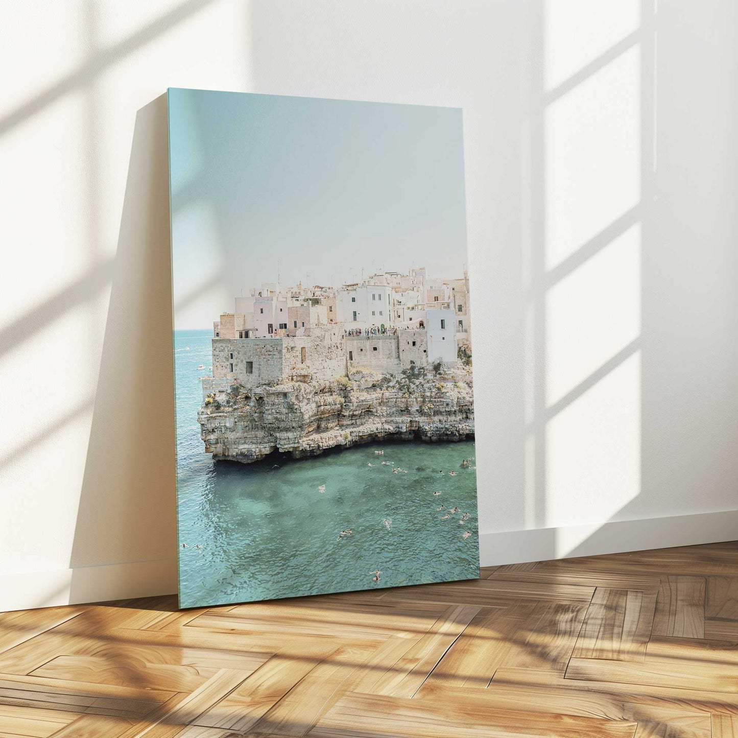 [LIFESTYLE],[SPECIAL],  Picture of art in a room