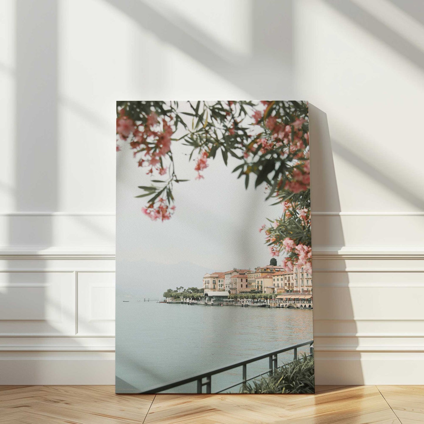 [LIFESTYLE],[SPECIAL],  Picture of art in a room