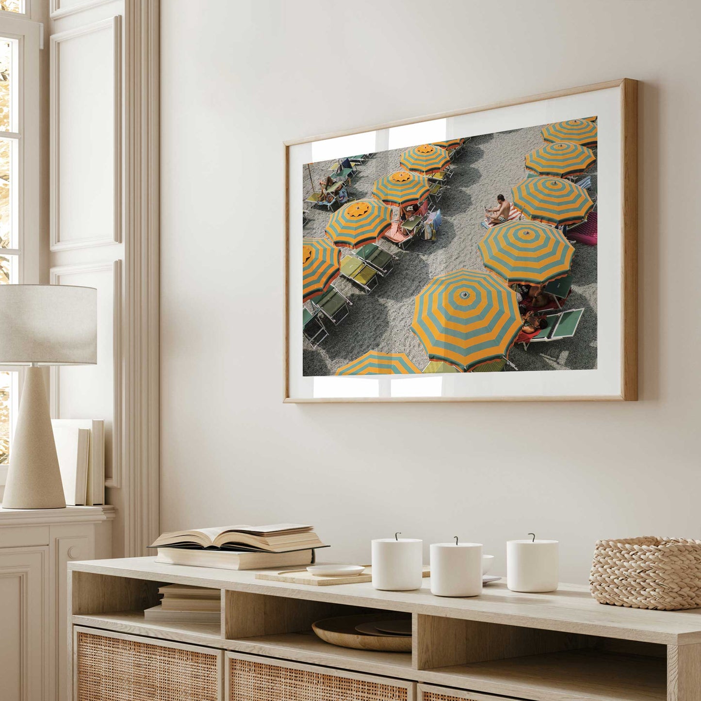 [LIFESTYLE],[SPECIAL],Picture of art in a room