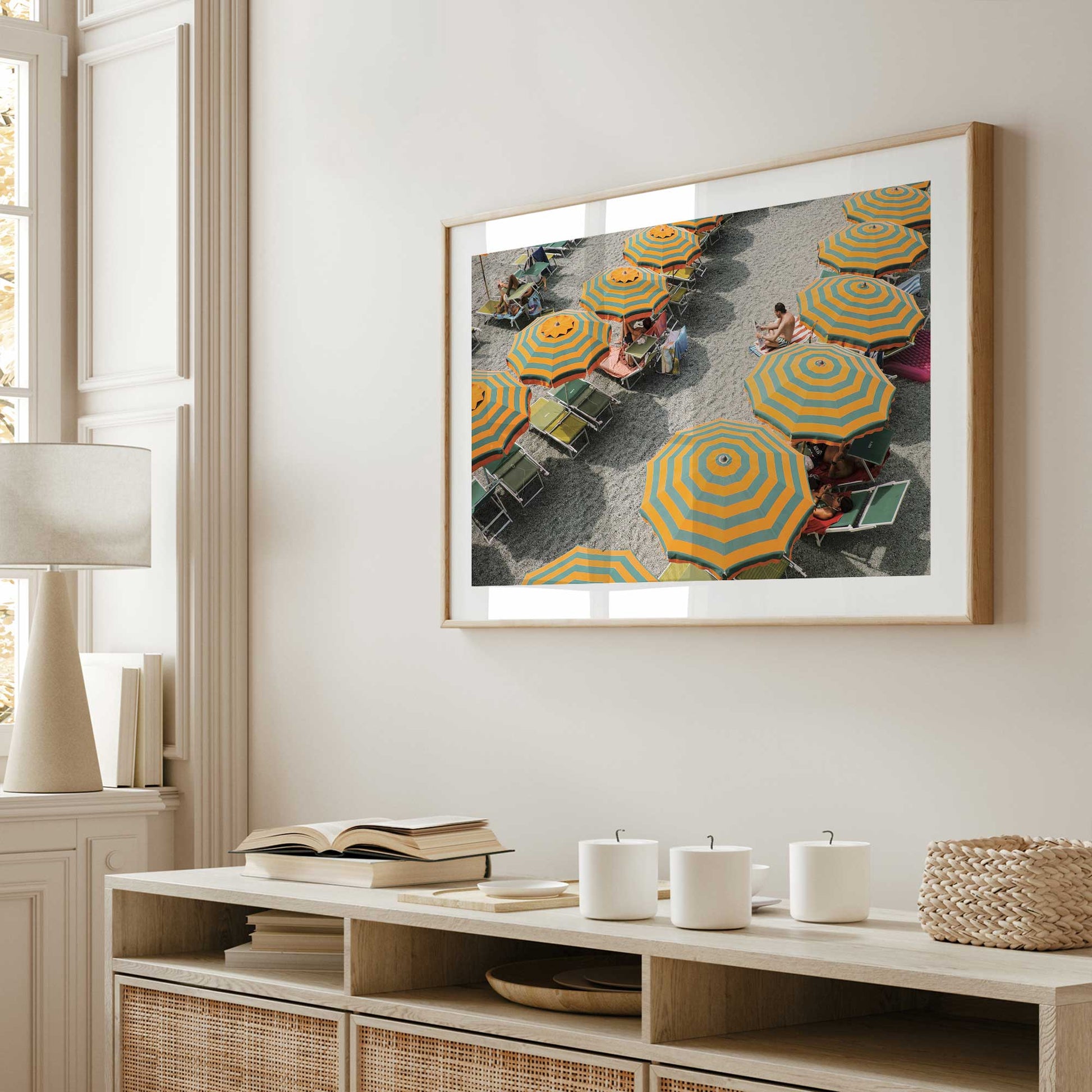 [LIFESTYLE],[SPECIAL],Picture of art in a room