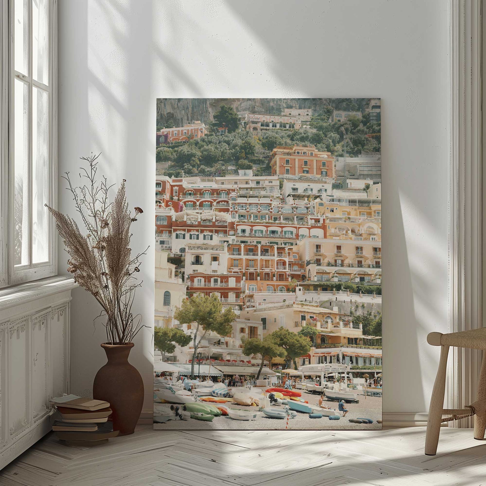 [LIFESTYLE],[SPECIAL],  Picture of art in a room