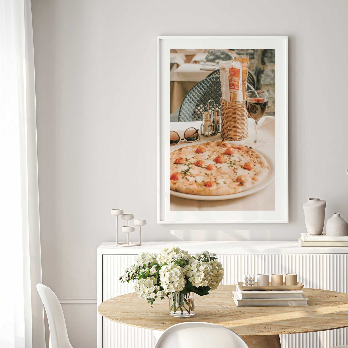 [LIFESTYLE],[SPECIAL],Picture of art in a room