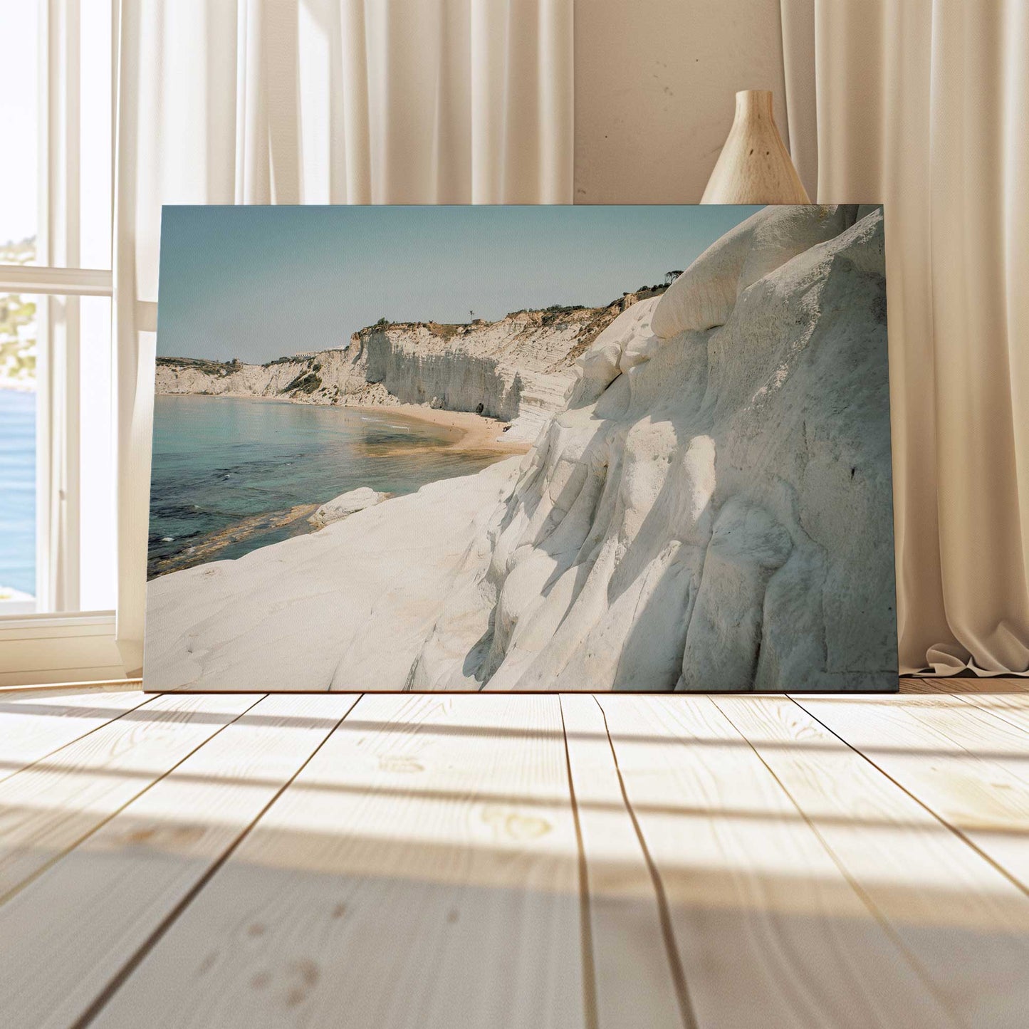 [LIFESTYLE],[SPECIAL],  Picture of art in a room