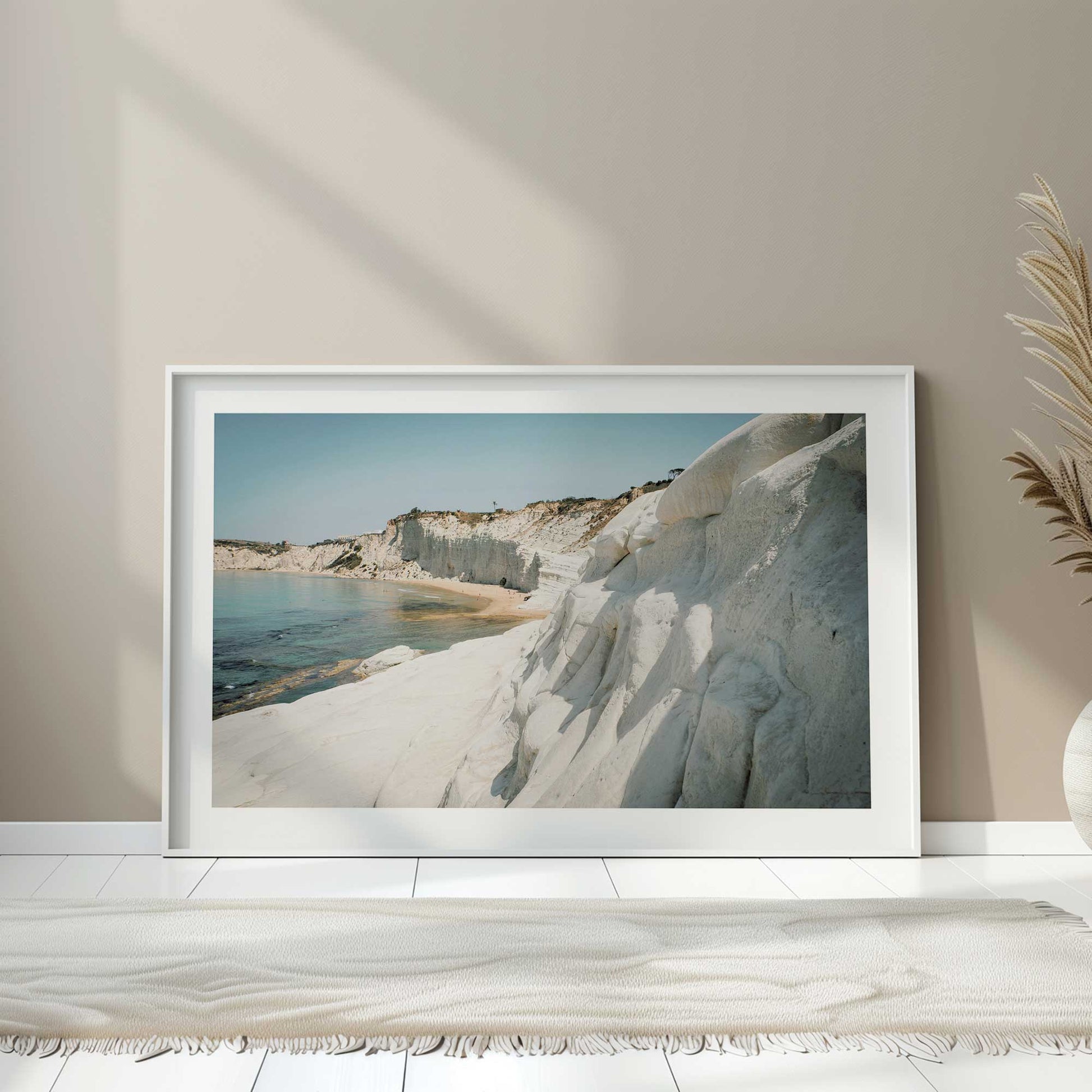 [LIFESTYLE],[SPECIAL],Picture of art in a room