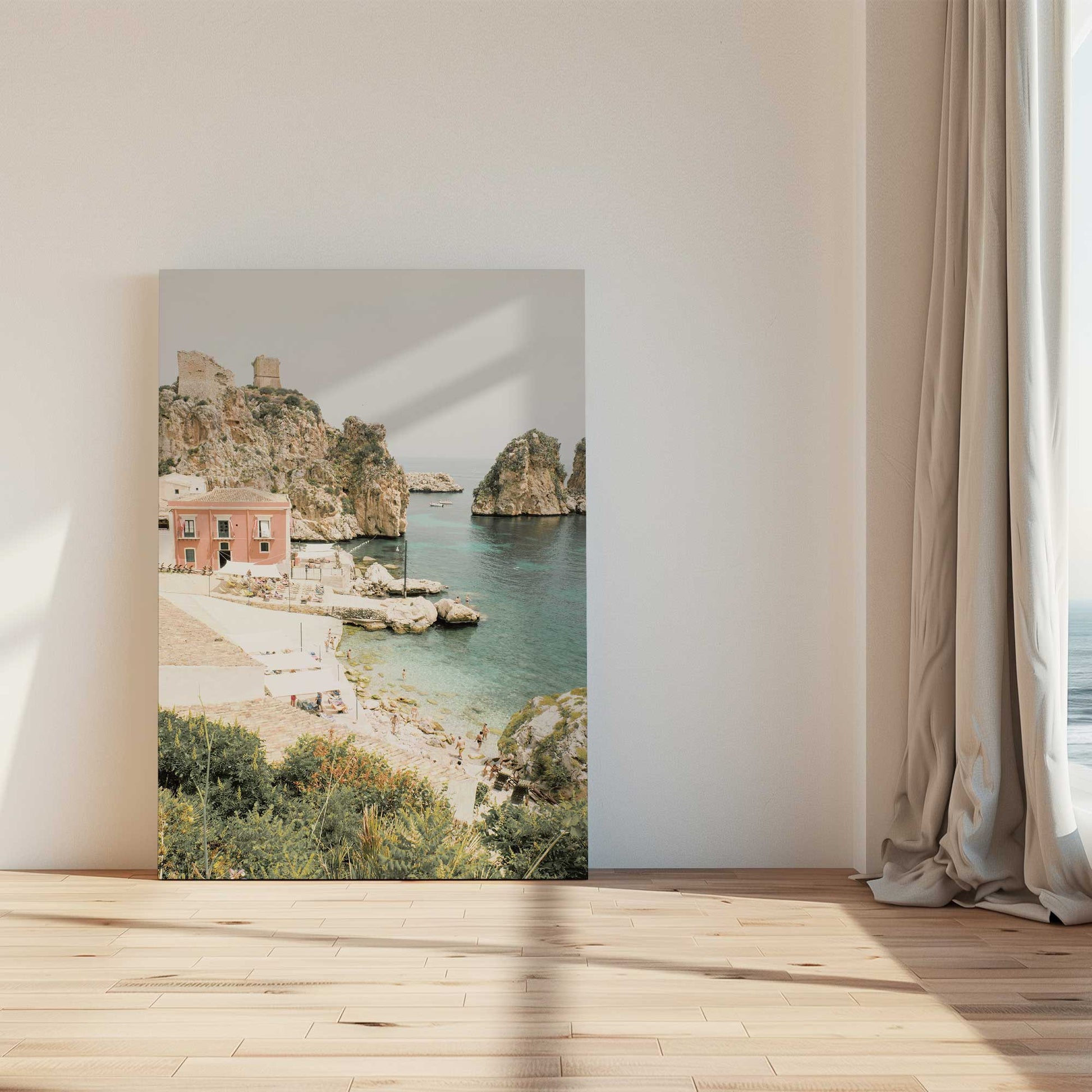[LIFESTYLE],[SPECIAL],  Picture of art in a room