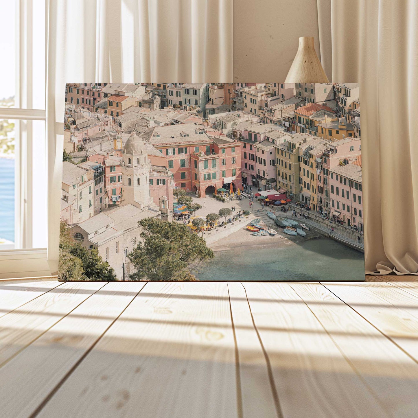[LIFESTYLE],[SPECIAL],  Picture of art in a room