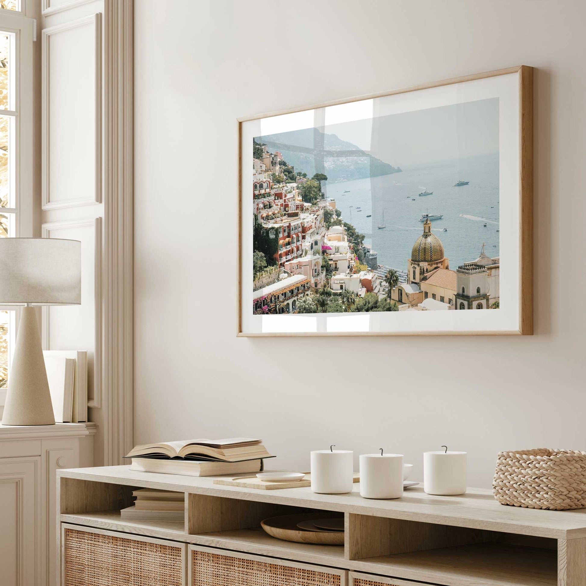 [LIFESTYLE],[SPECIAL],Picture of art in a room