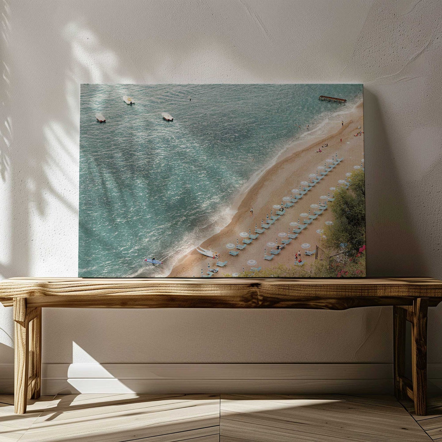 [LIFESTYLE],[SPECIAL],  Picture of art in a room