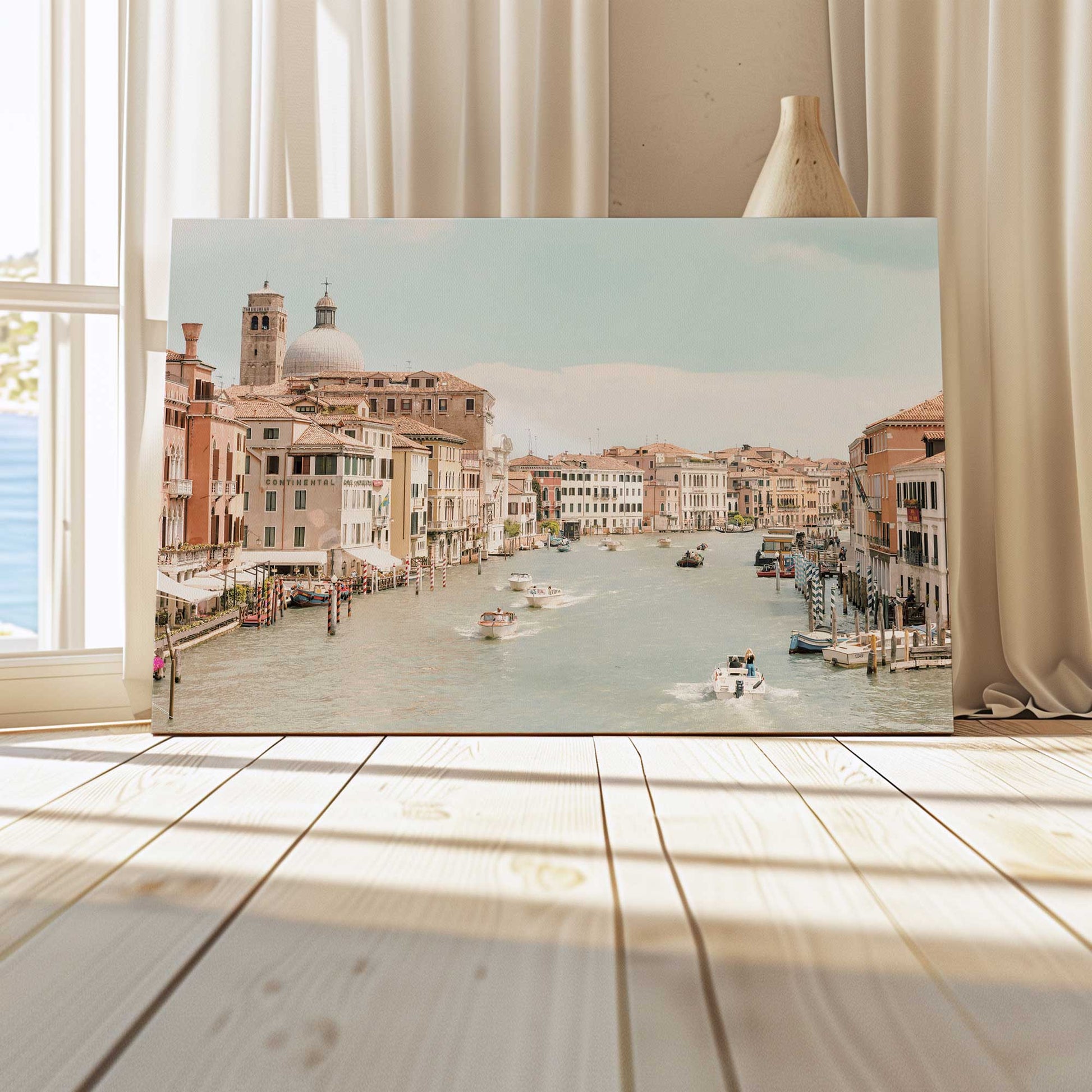 [LIFESTYLE],[SPECIAL],  Picture of art in a room