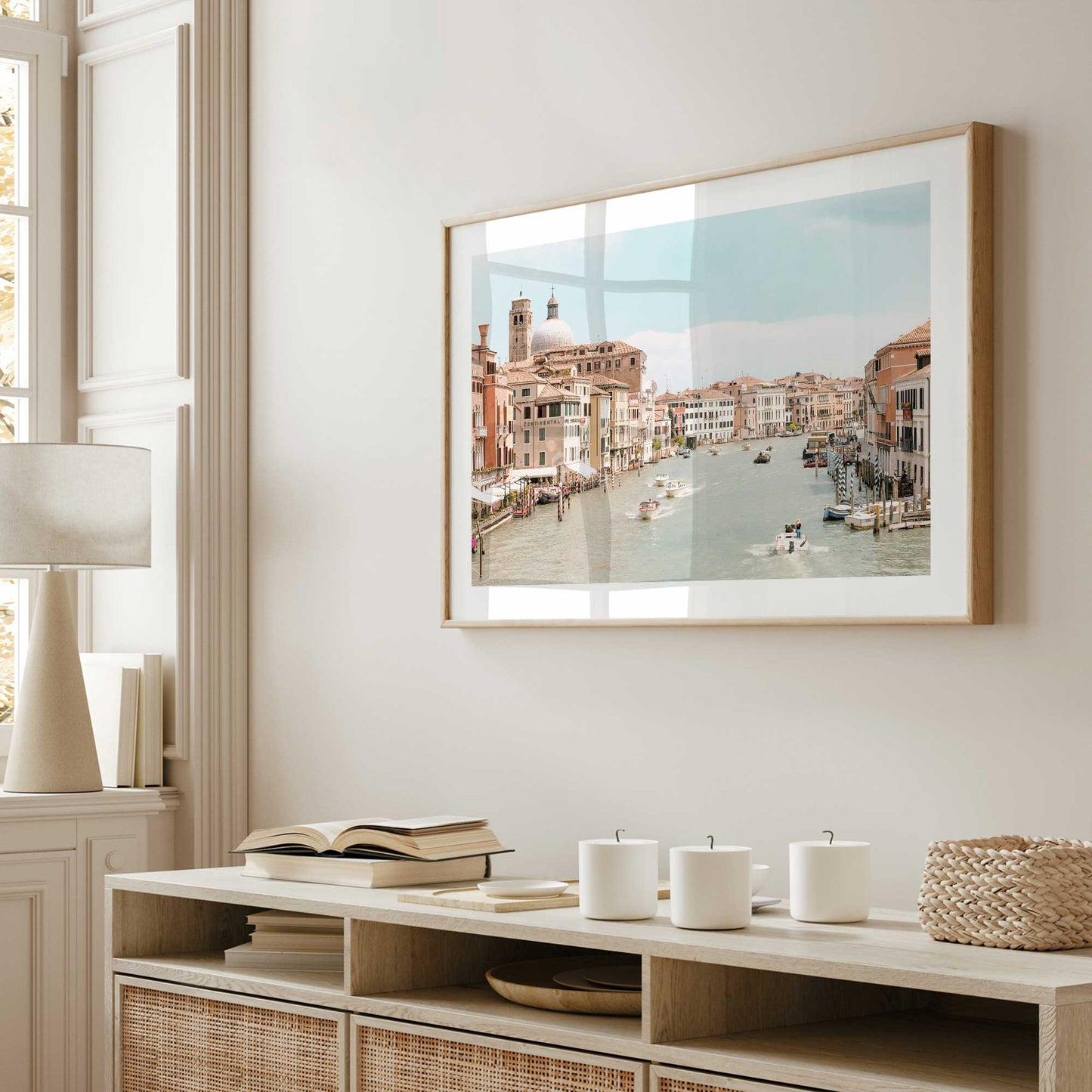 [LIFESTYLE],[SPECIAL],Picture of art in a room