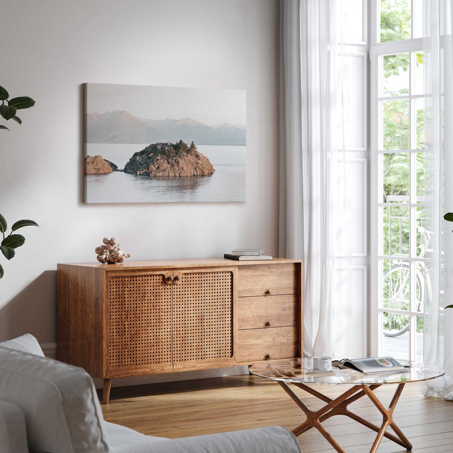 [LIFESTYLE],[SPECIAL],  Picture of art in a room
