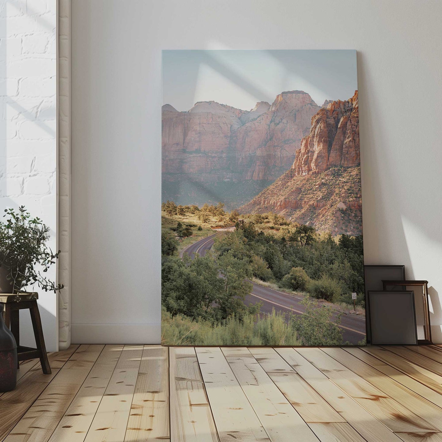 [LIFESTYLE],[SPECIAL],  Picture of art in a room