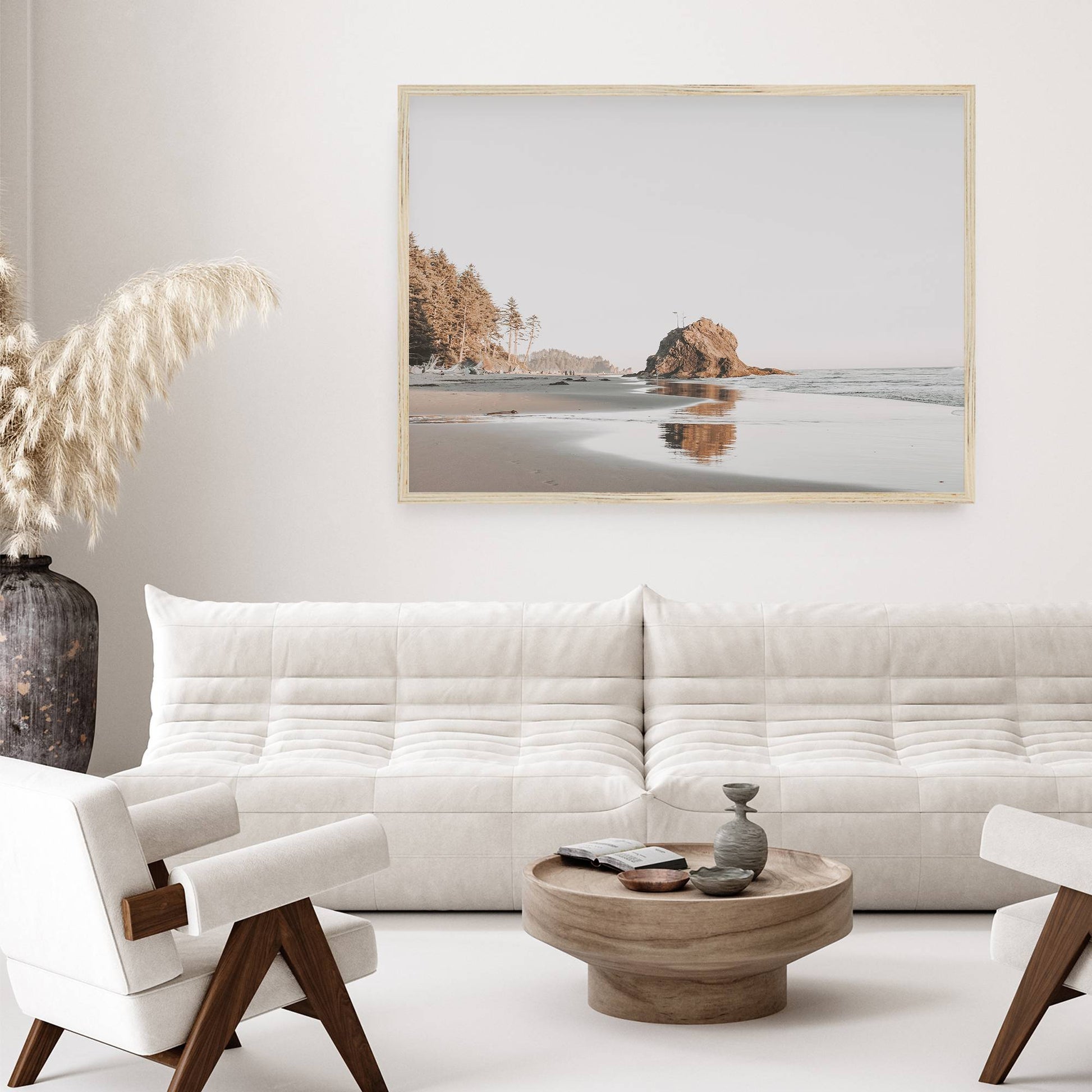 [LIFESTYLE],[SPECIAL],Picture of art in a room
