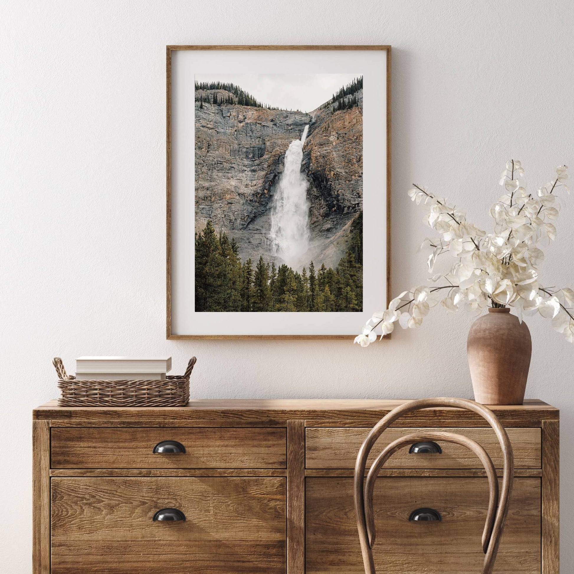 [LIFESTYLE],[SPECIAL],Picture of art in a room