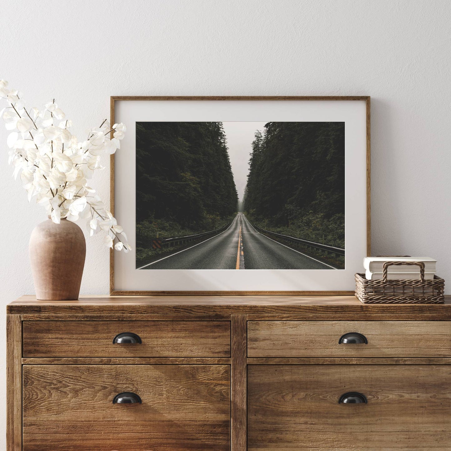[LIFESTYLE],[SPECIAL],Picture of art in a room